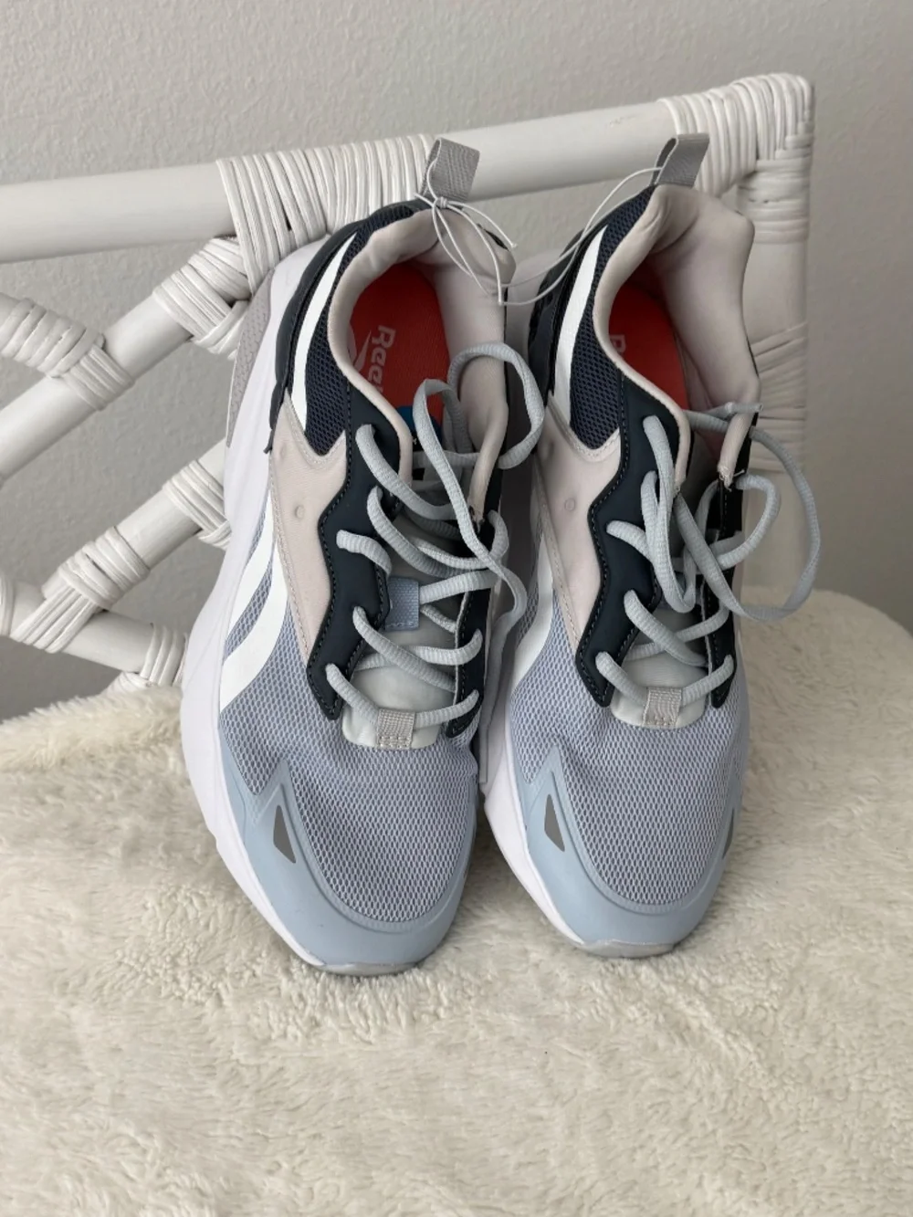 Reebok Energen Lux Navy Blue White Running Shoes Women's Size 10 NWOB Sneakers